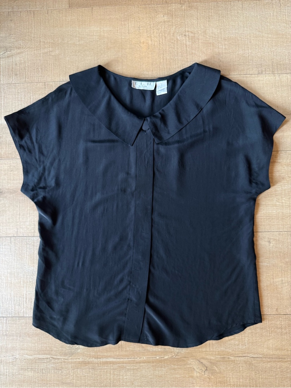 Vintage 90s T.L.H. by Hype 100% Silk Black Short Sleeve Peter Pan Collar Blouse